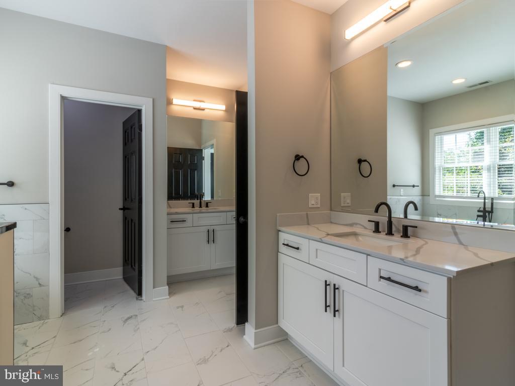 EDGEWATER ESTATES - Residential