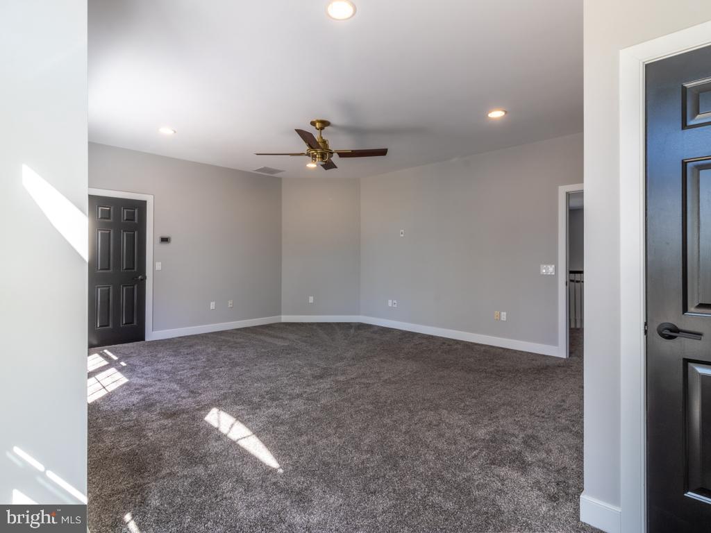 EDGEWATER ESTATES - Residential