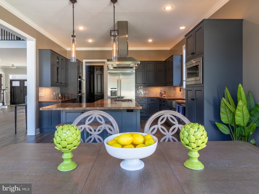 EDGEWATER ESTATES - Residential