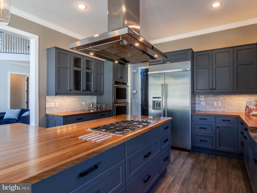 EDGEWATER ESTATES - Residential