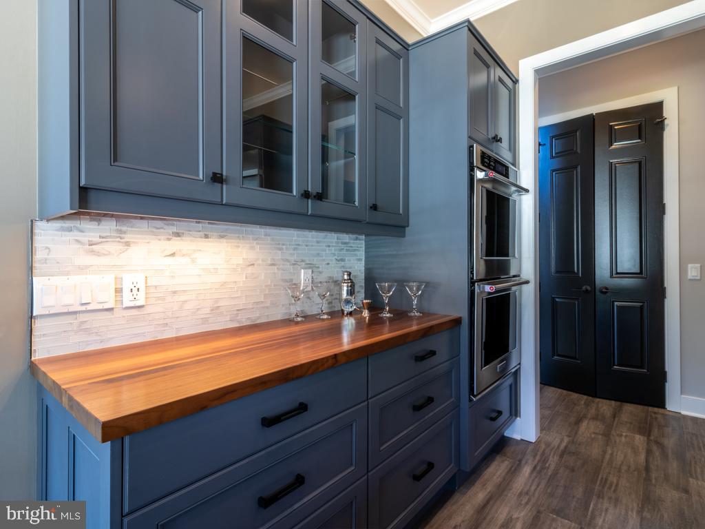 EDGEWATER ESTATES - Residential