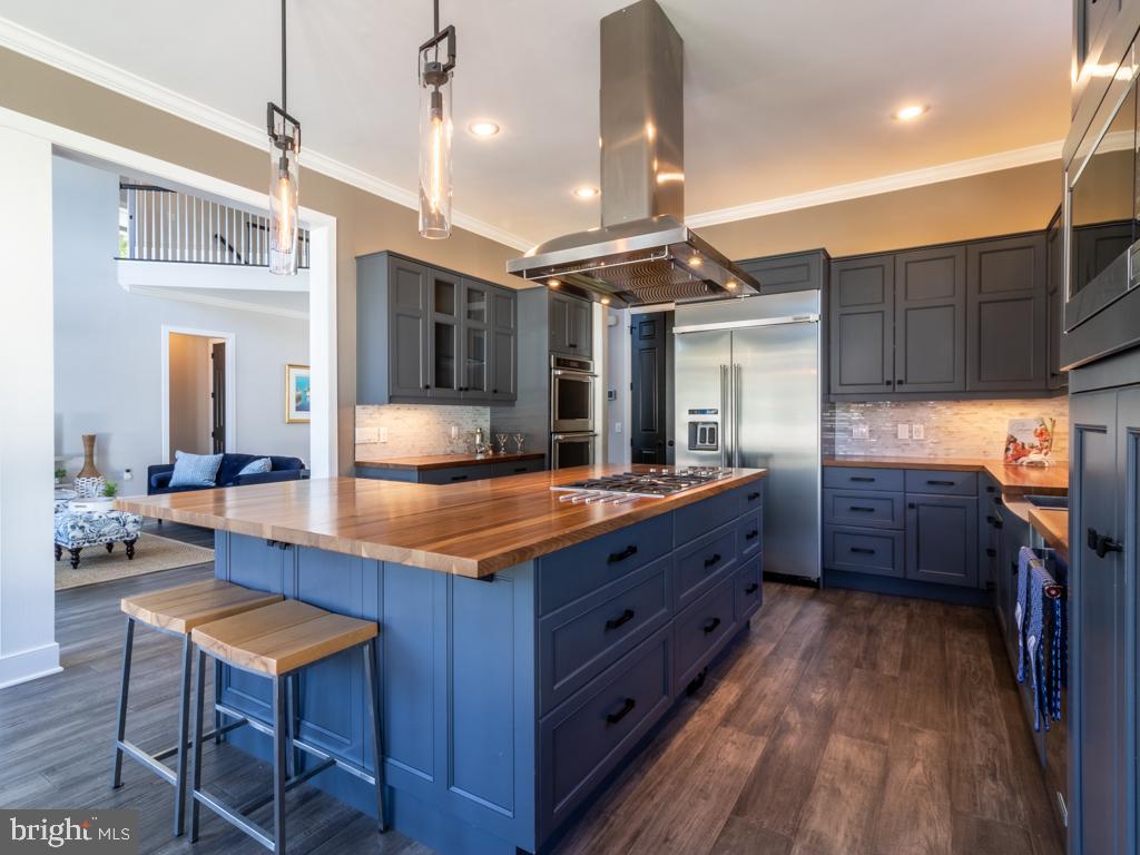 EDGEWATER ESTATES - Residential