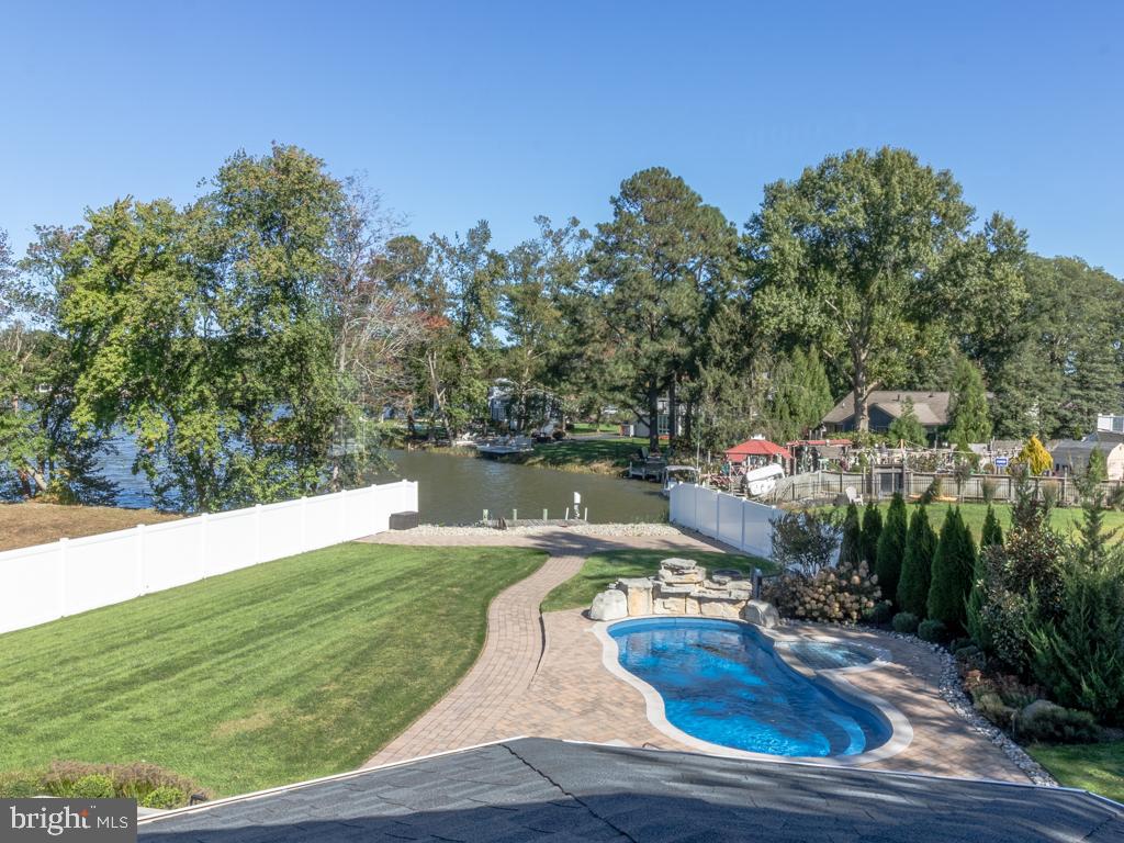 EDGEWATER ESTATES - Residential