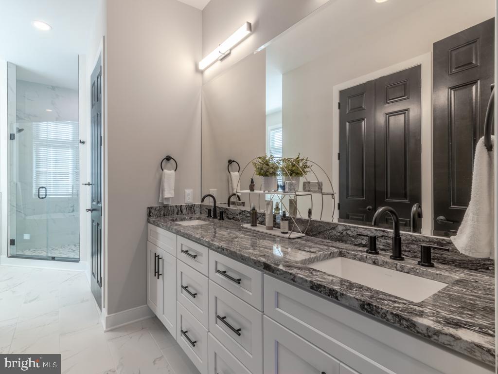 EDGEWATER ESTATES - Residential