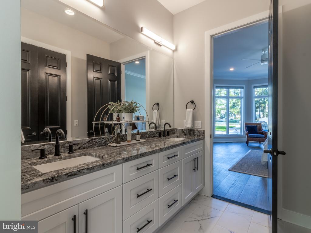 EDGEWATER ESTATES - Residential