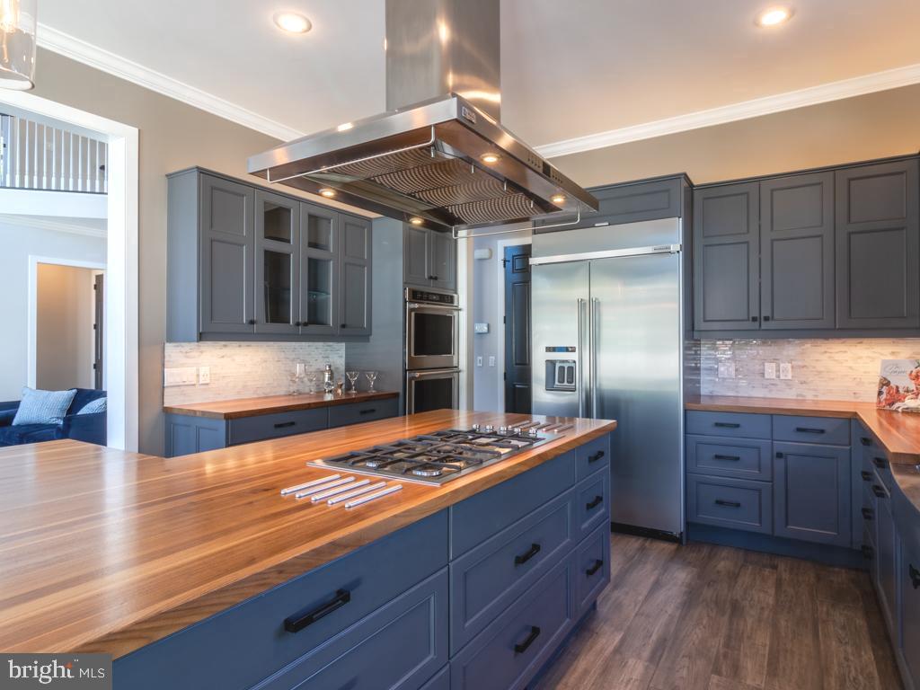 EDGEWATER ESTATES - Residential