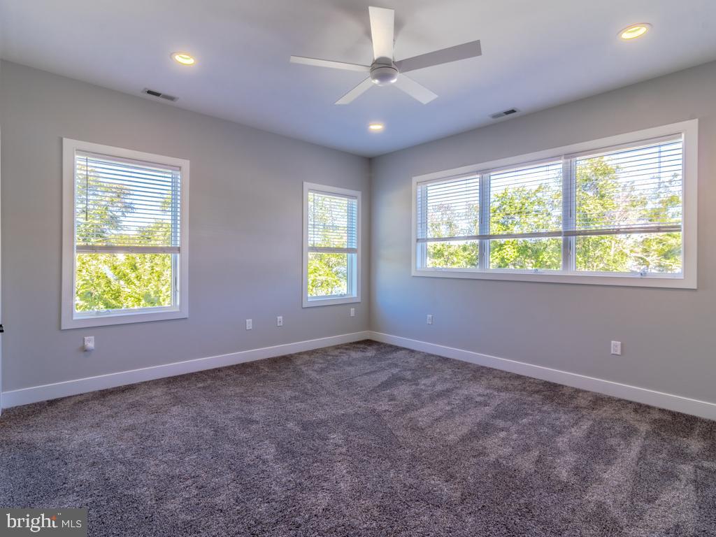 EDGEWATER ESTATES - Residential