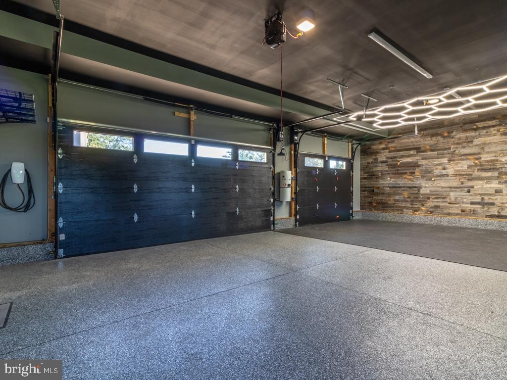 EDGEWATER ESTATES - Residential