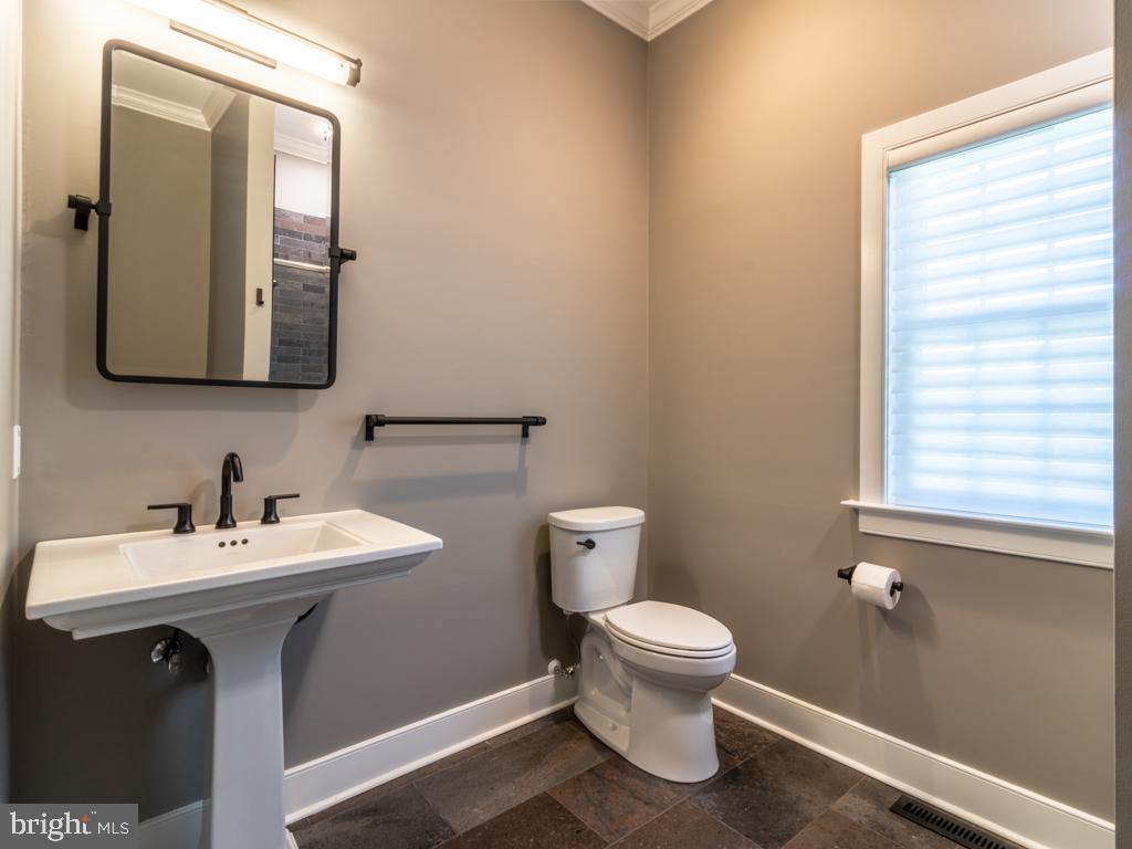 EDGEWATER ESTATES - Residential