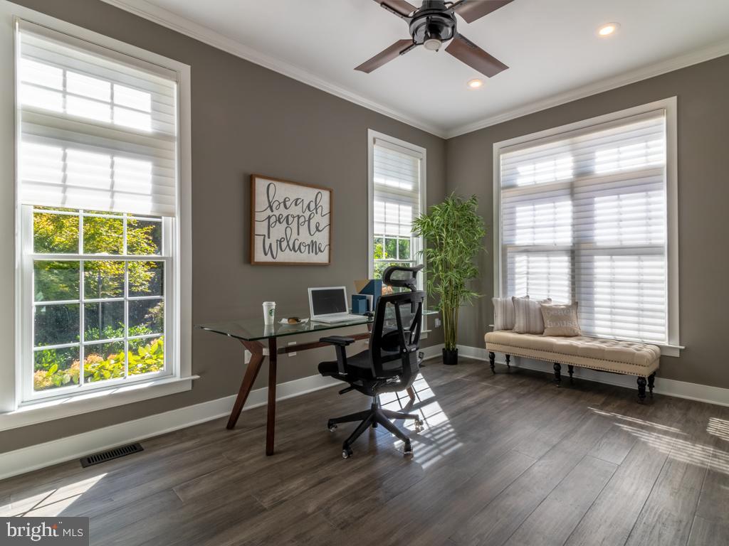 EDGEWATER ESTATES - Residential