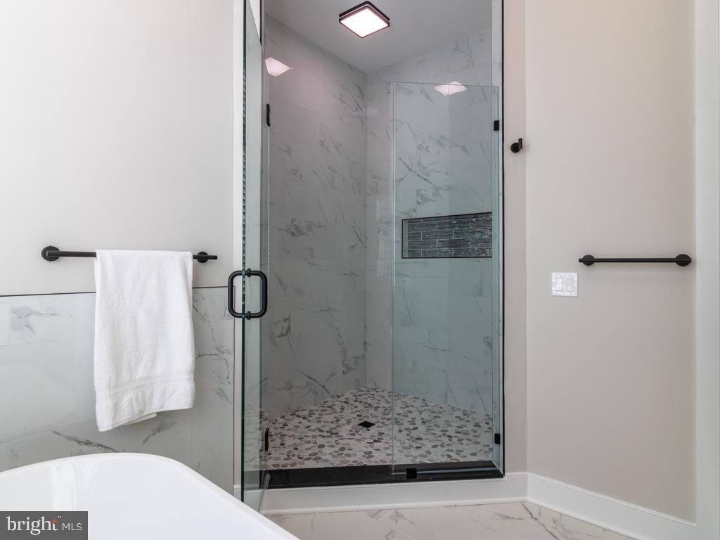 EDGEWATER ESTATES - Residential