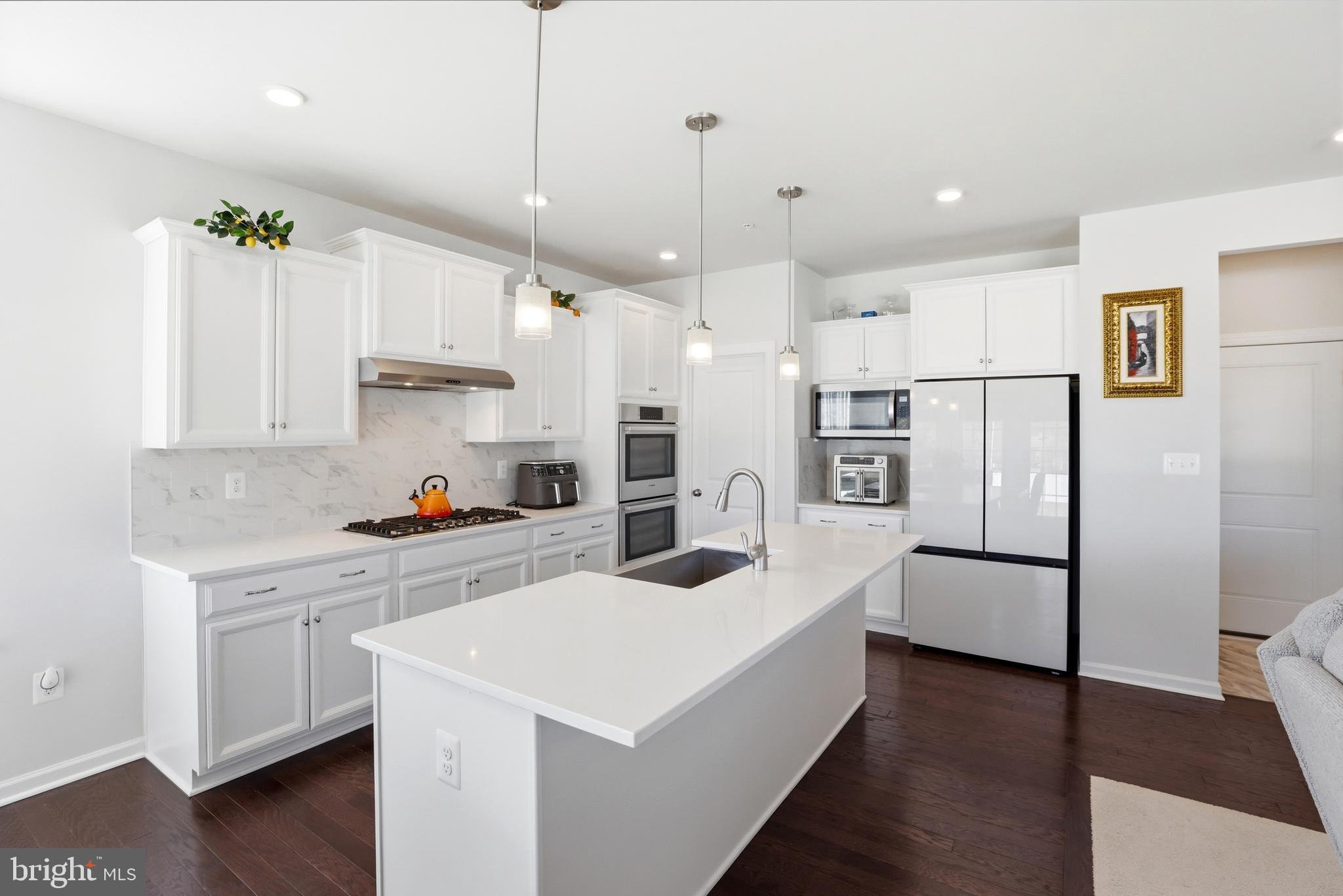 VILLAGES OF SAVANNAH - Residential