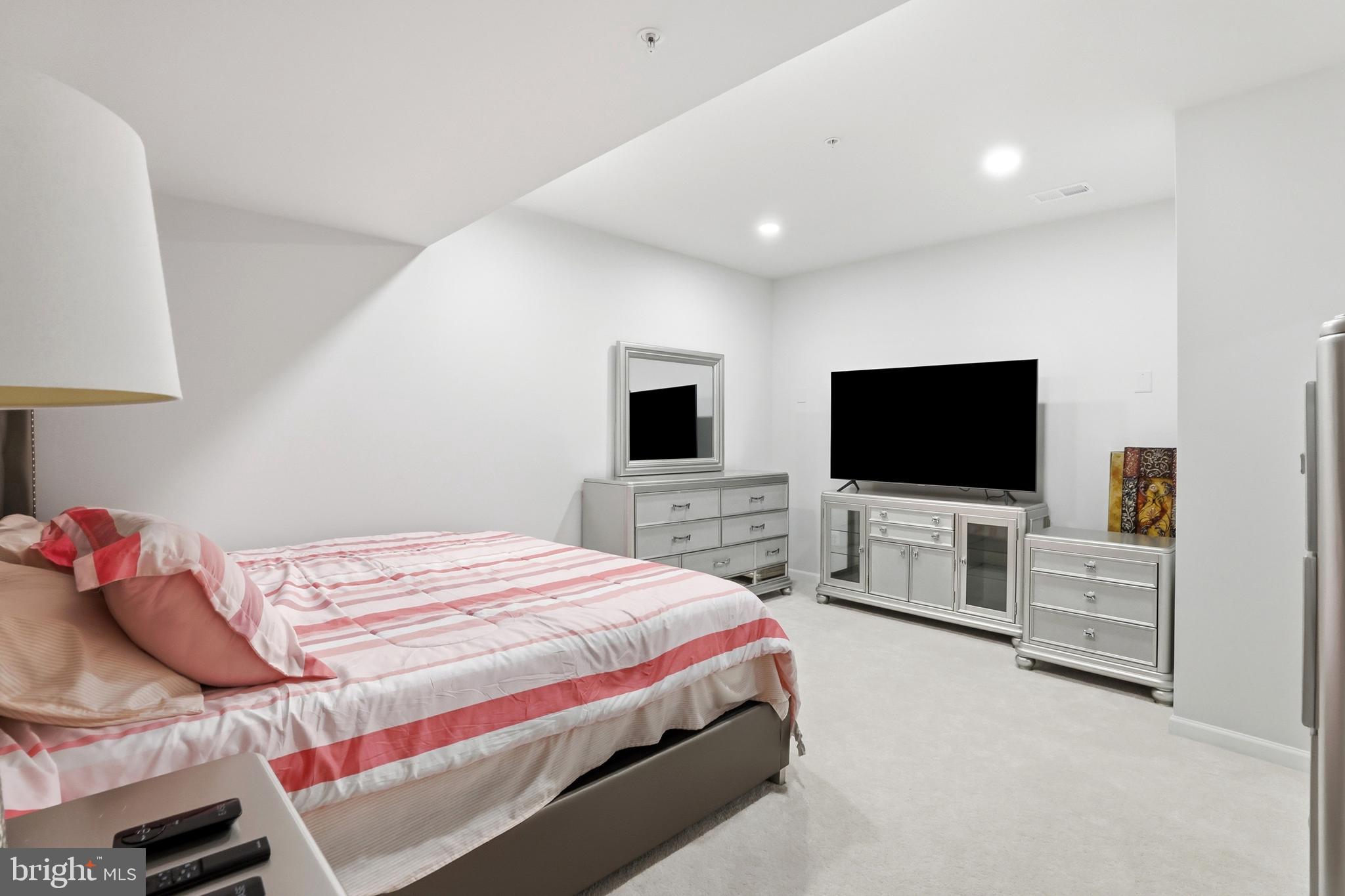 VILLAGES OF SAVANNAH - Residential