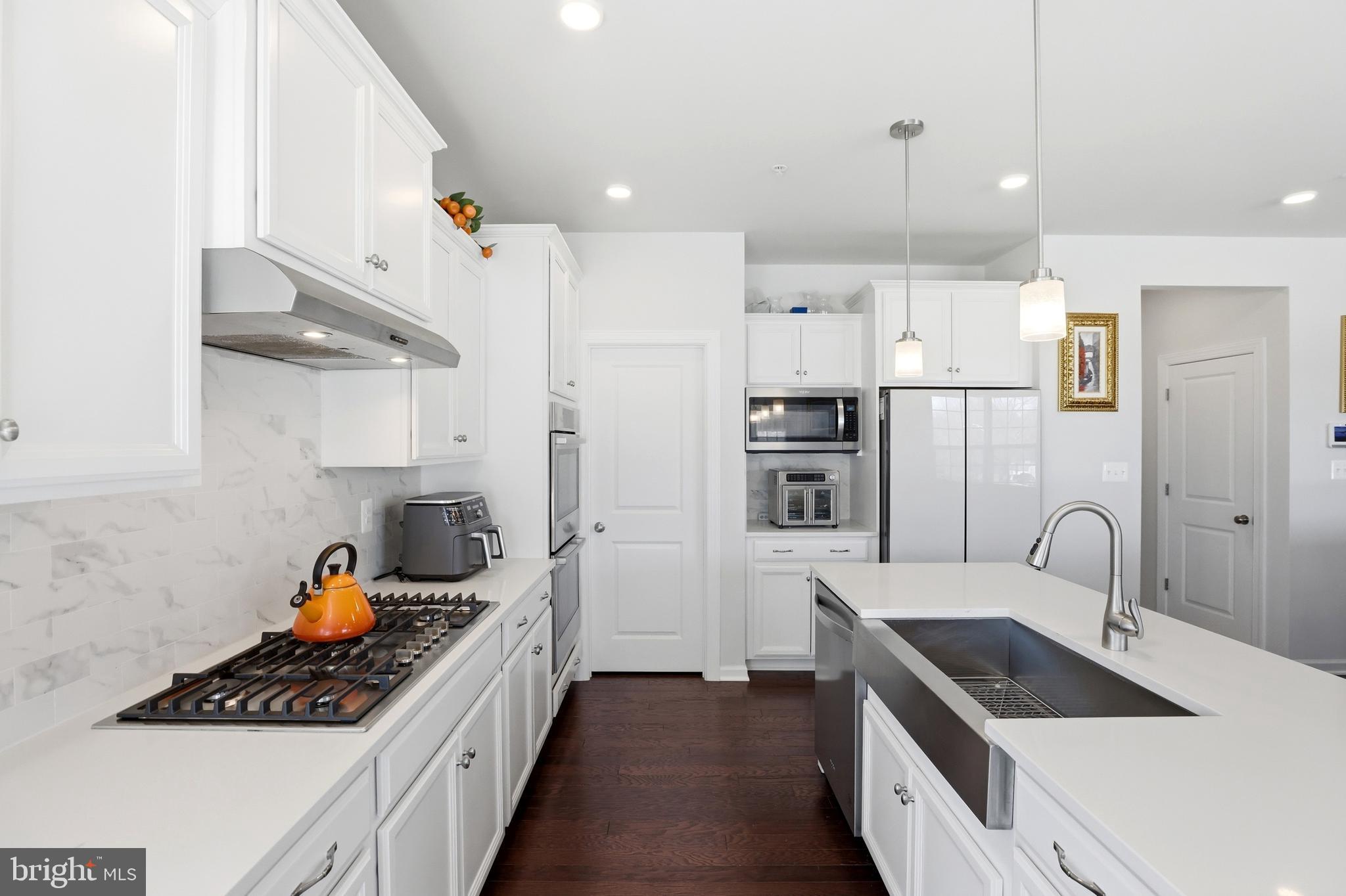 VILLAGES OF SAVANNAH - Residential