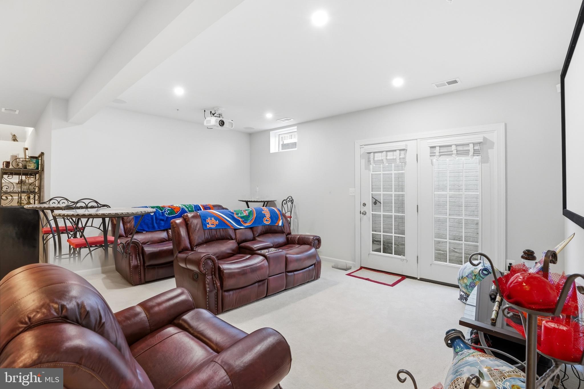 VILLAGES OF SAVANNAH - Residential