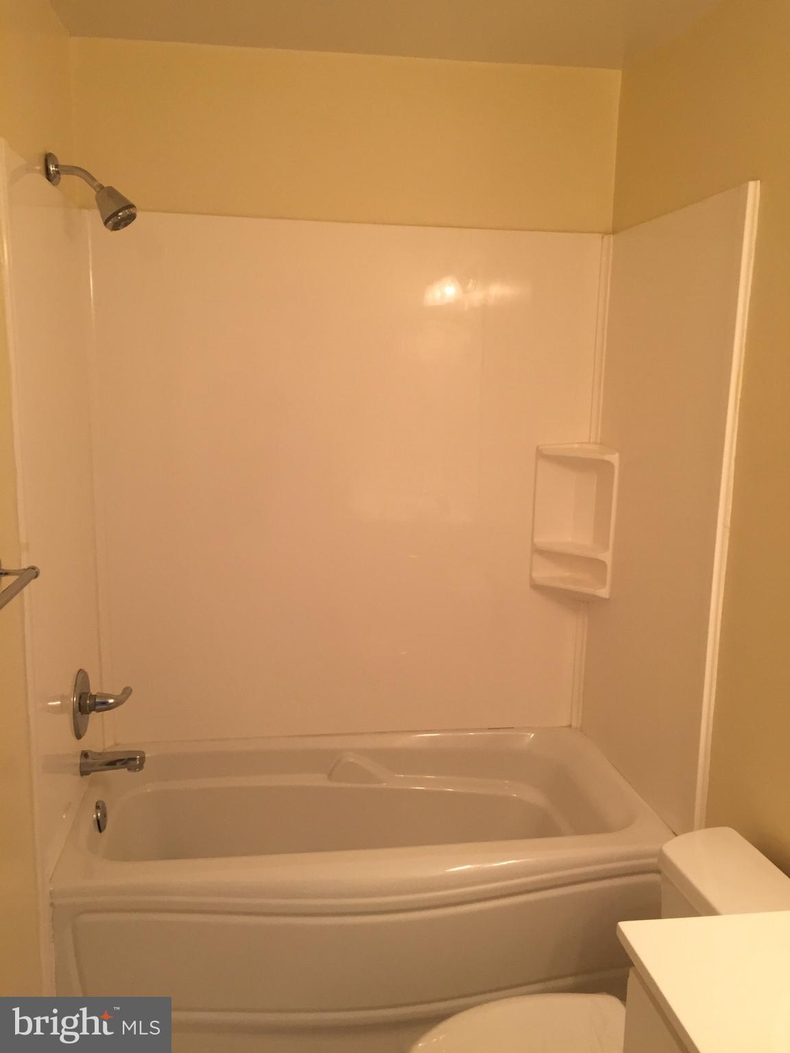 DULANEY VALLEY GARDENS - Residential Lease