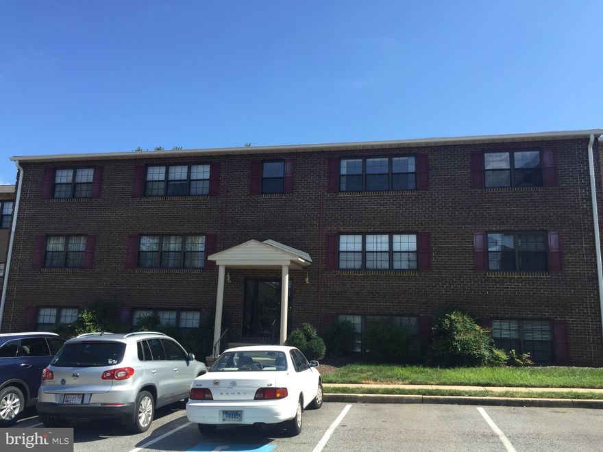 TOWSON'S BEST KEPT SECRET! Sun-filled garden condo * Easily accessible * Freshly painted * Neutral wall-to-wall Carpet * Kitchen and Pantry with Hardwood Flrs * Excellent closet storage in this lovely unit, Full Sized washer and dryer, granite counters, & walk-out to Gardens! GREAT COMMUNITY WITH POOL, TENNIS, BASKETBALL, AND 24 HOUR SECURITY ENTRANCE! LESS THAN 1 MILE FROM TOWSON CIRCLE