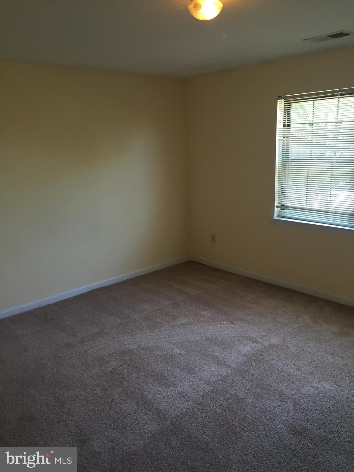 DULANEY VALLEY GARDENS - Residential Lease