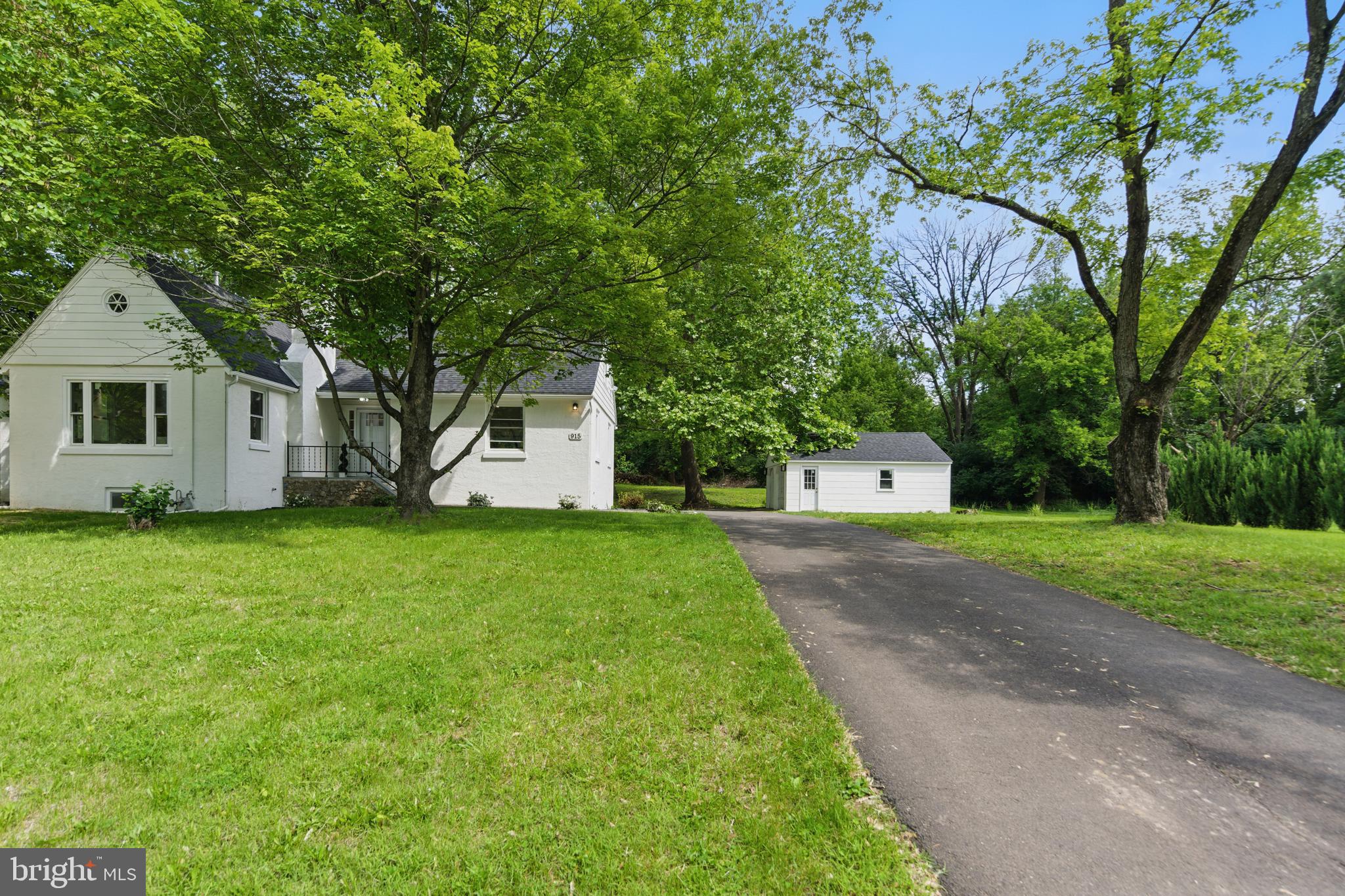 915 FITZWATERTOWN ROAD