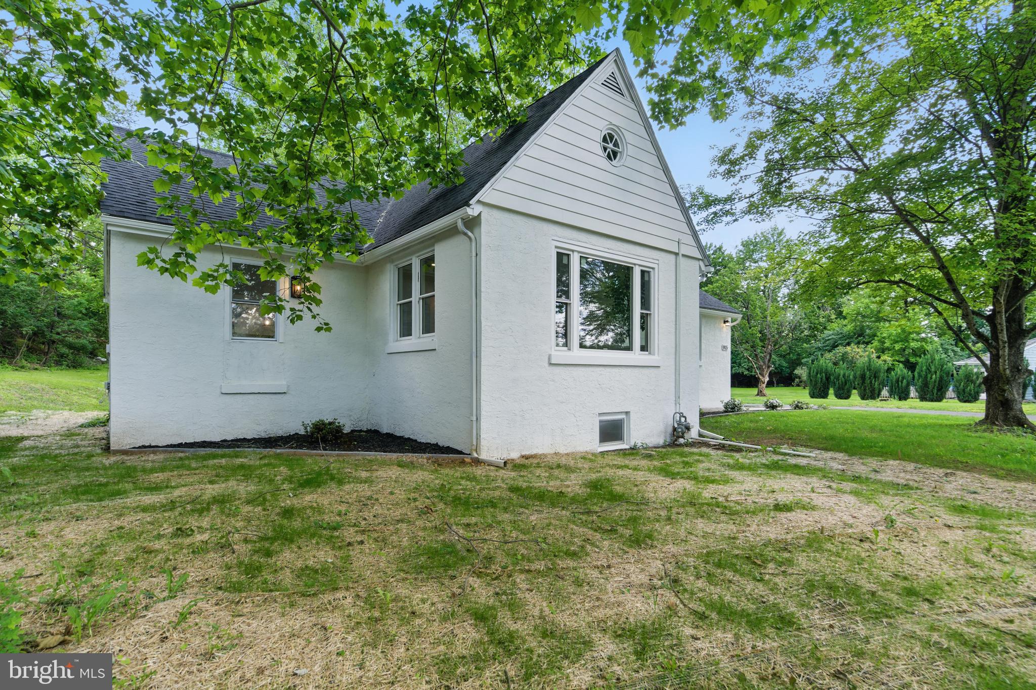915 FITZWATERTOWN ROAD