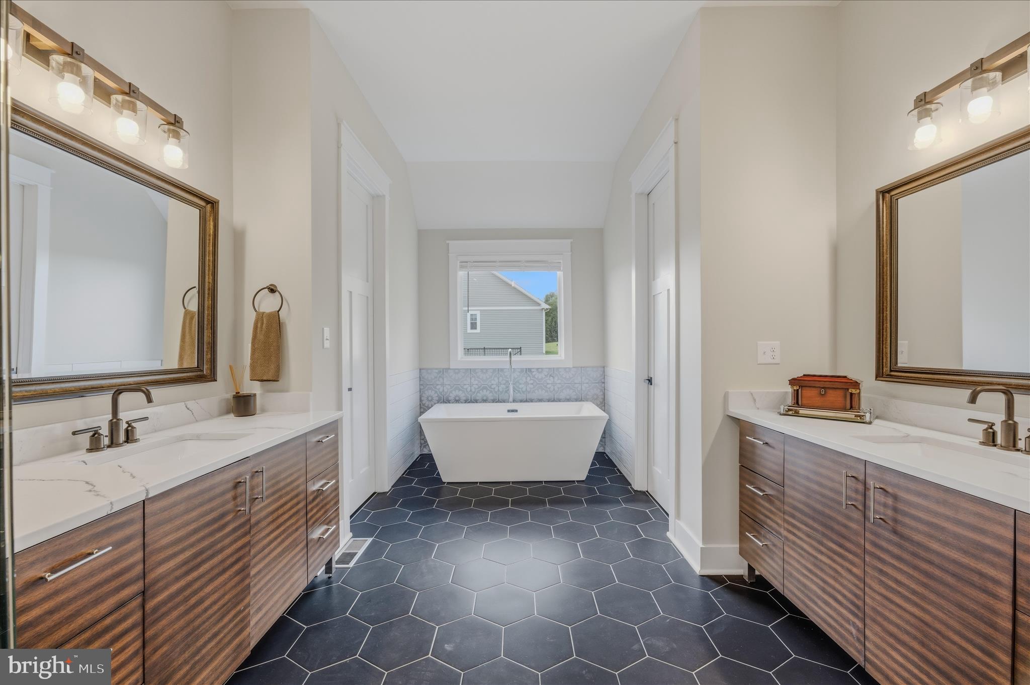 BROOKSIDE - Residential