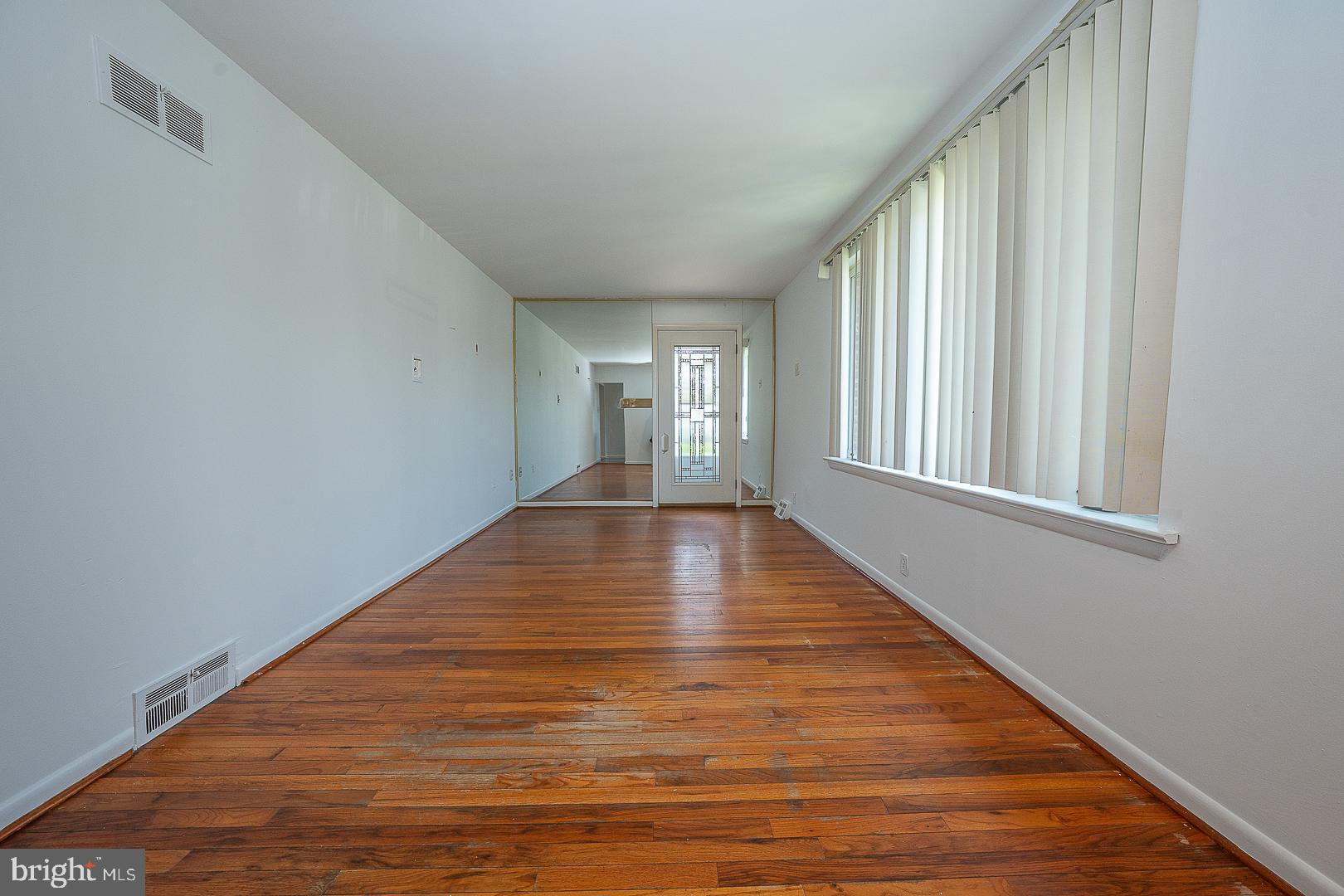 1 N WASHINGTON AVENUE