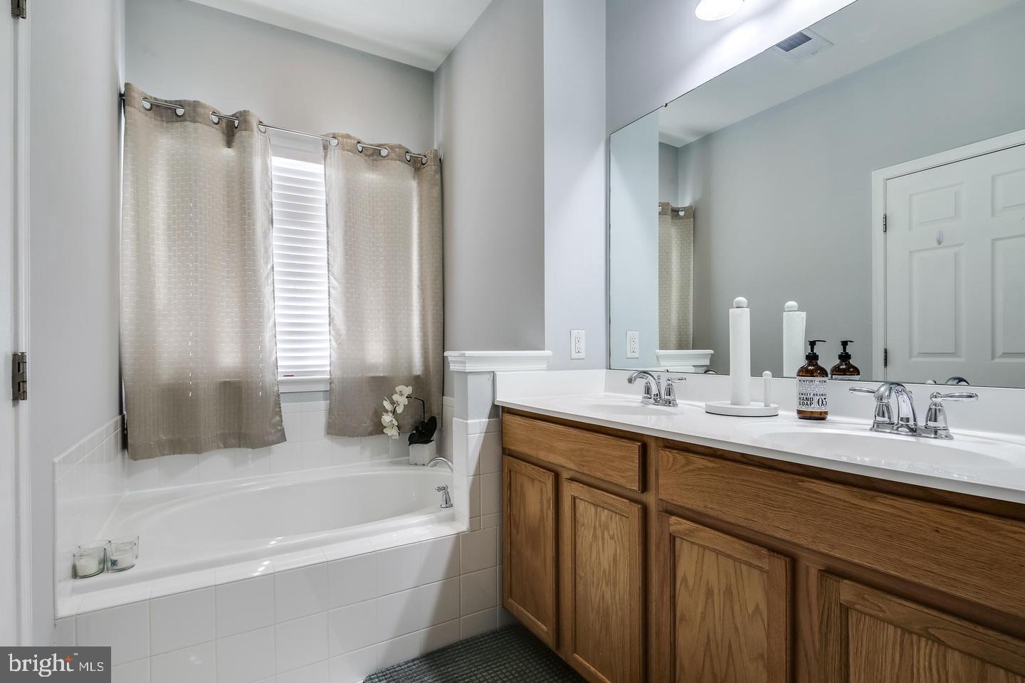 VILLAGES OF DORCHESTER - Residential Lease