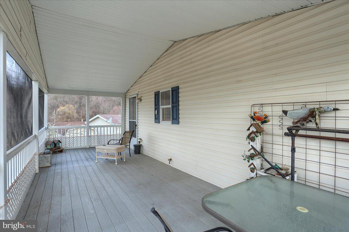 EAGLE VIEW MOBILE HOME PK - Residential