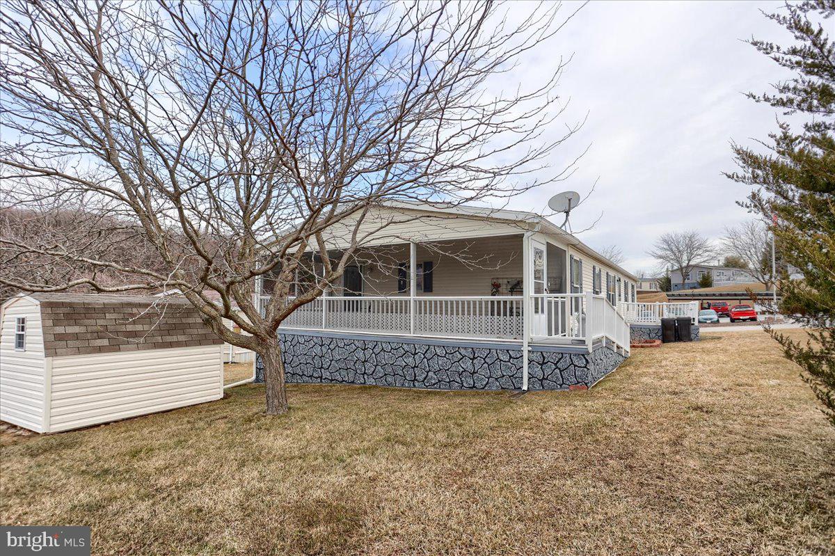 EAGLE VIEW MOBILE HOME PK - Residential