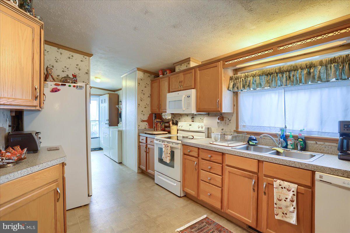 EAGLE VIEW MOBILE HOME PK - Residential