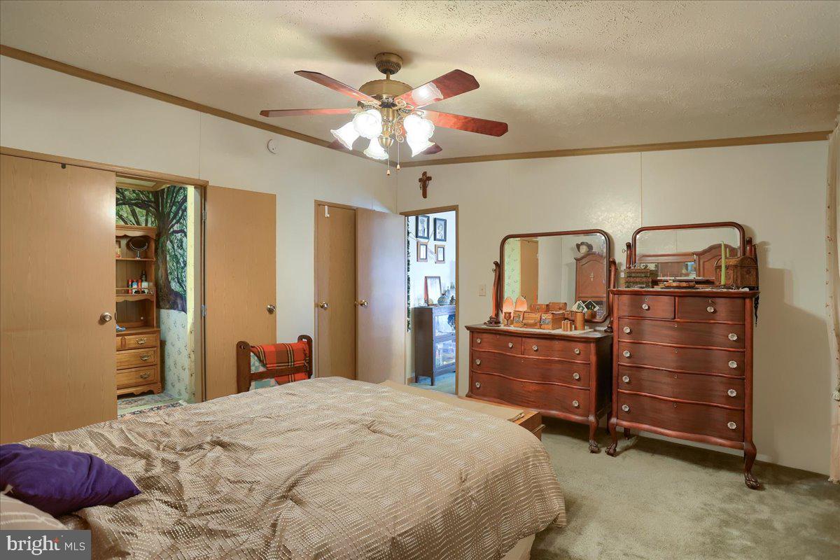 EAGLE VIEW MOBILE HOME PK - Residential