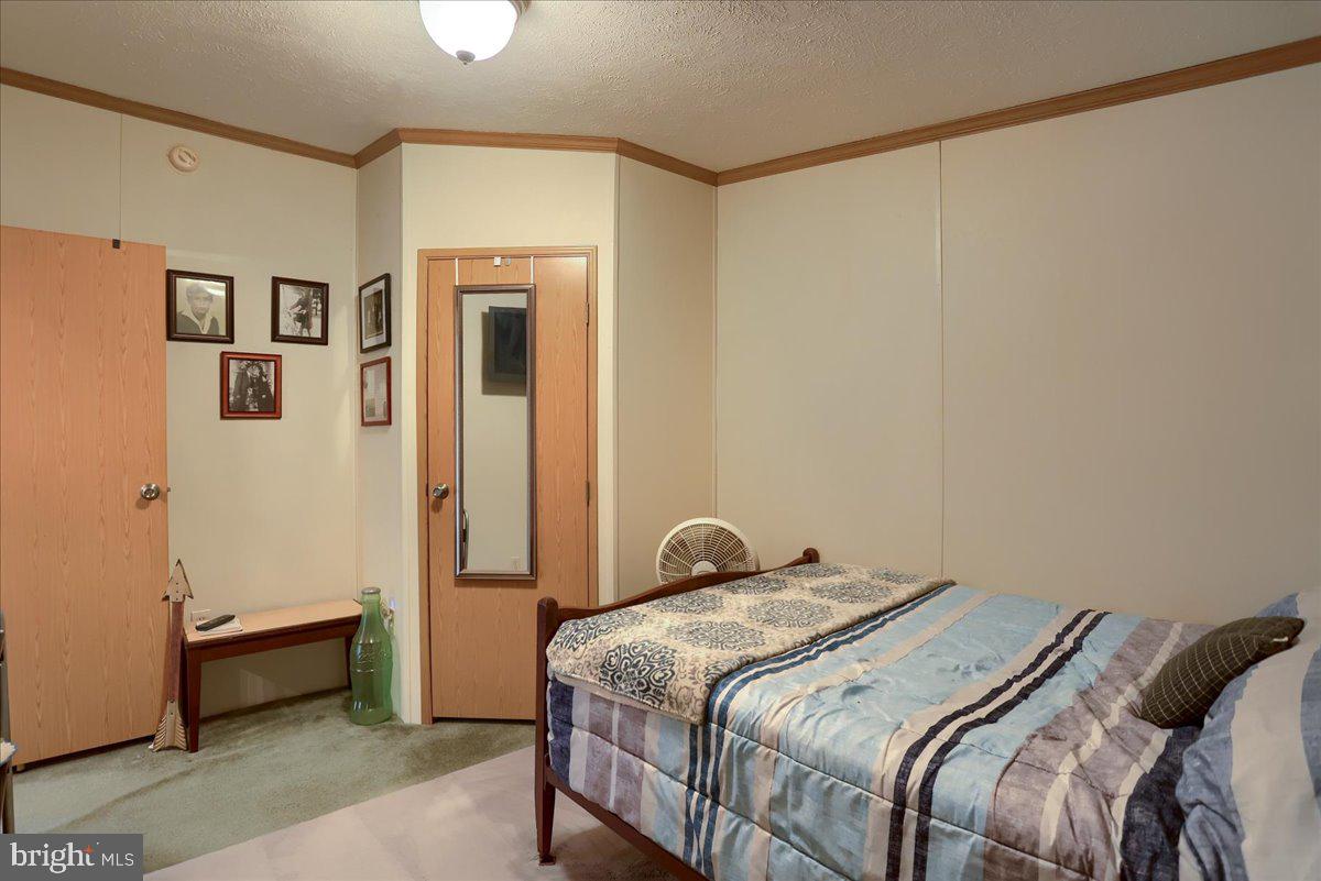 EAGLE VIEW MOBILE HOME PK - Residential