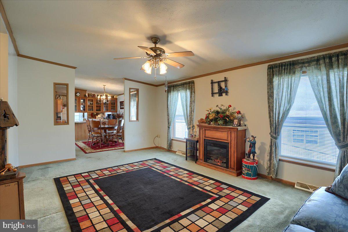 EAGLE VIEW MOBILE HOME PK - Residential