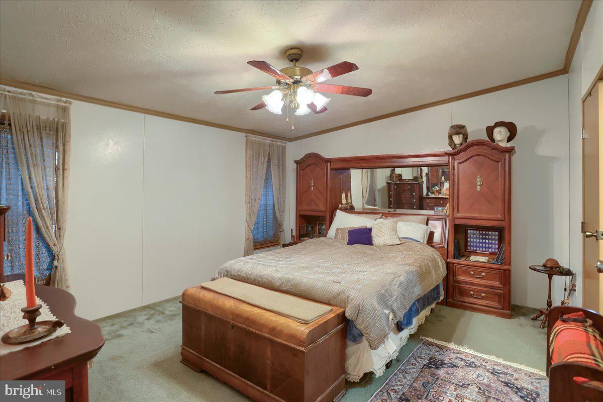 EAGLE VIEW MOBILE HOME PK - Residential