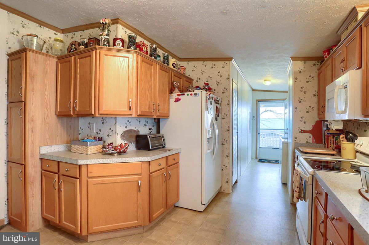 EAGLE VIEW MOBILE HOME PK - Residential