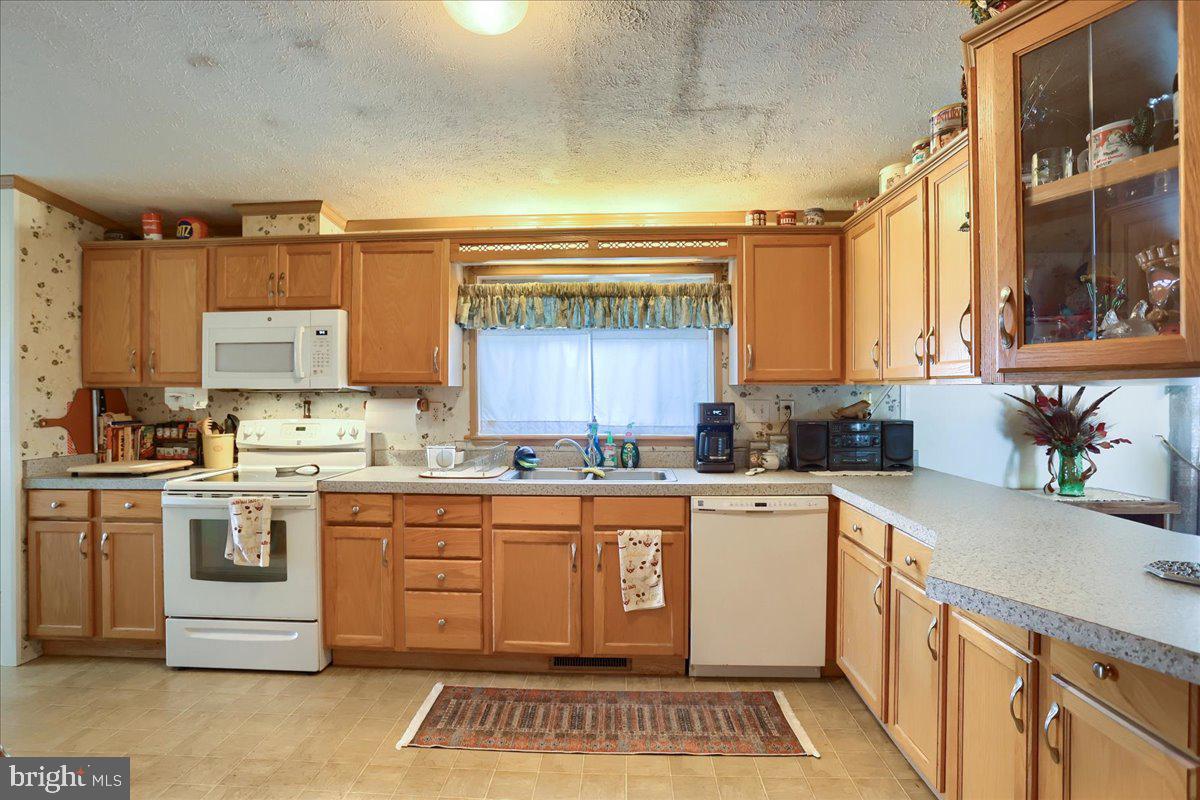 EAGLE VIEW MOBILE HOME PK - Residential