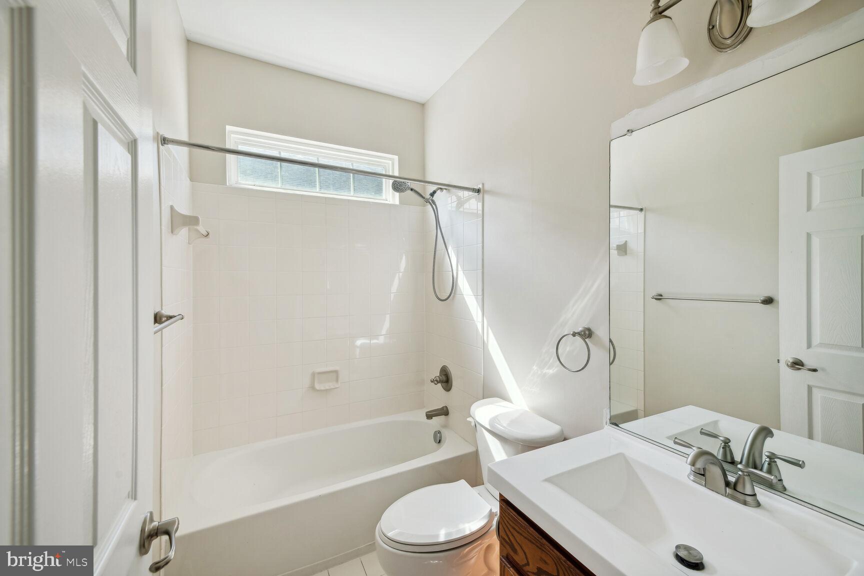 LAUREL HIGHLANDS - Residential Lease