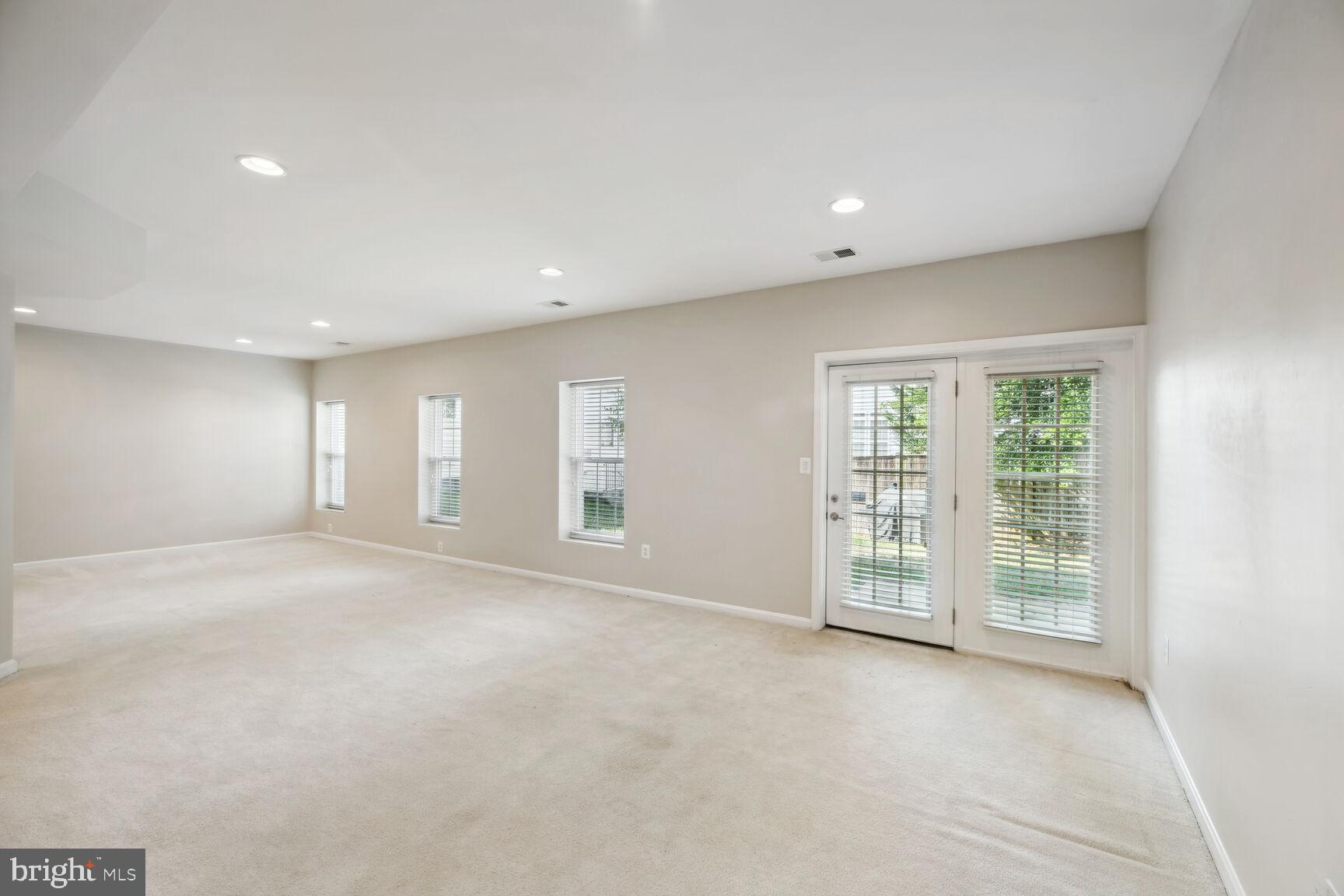 LAUREL HIGHLANDS - Residential Lease