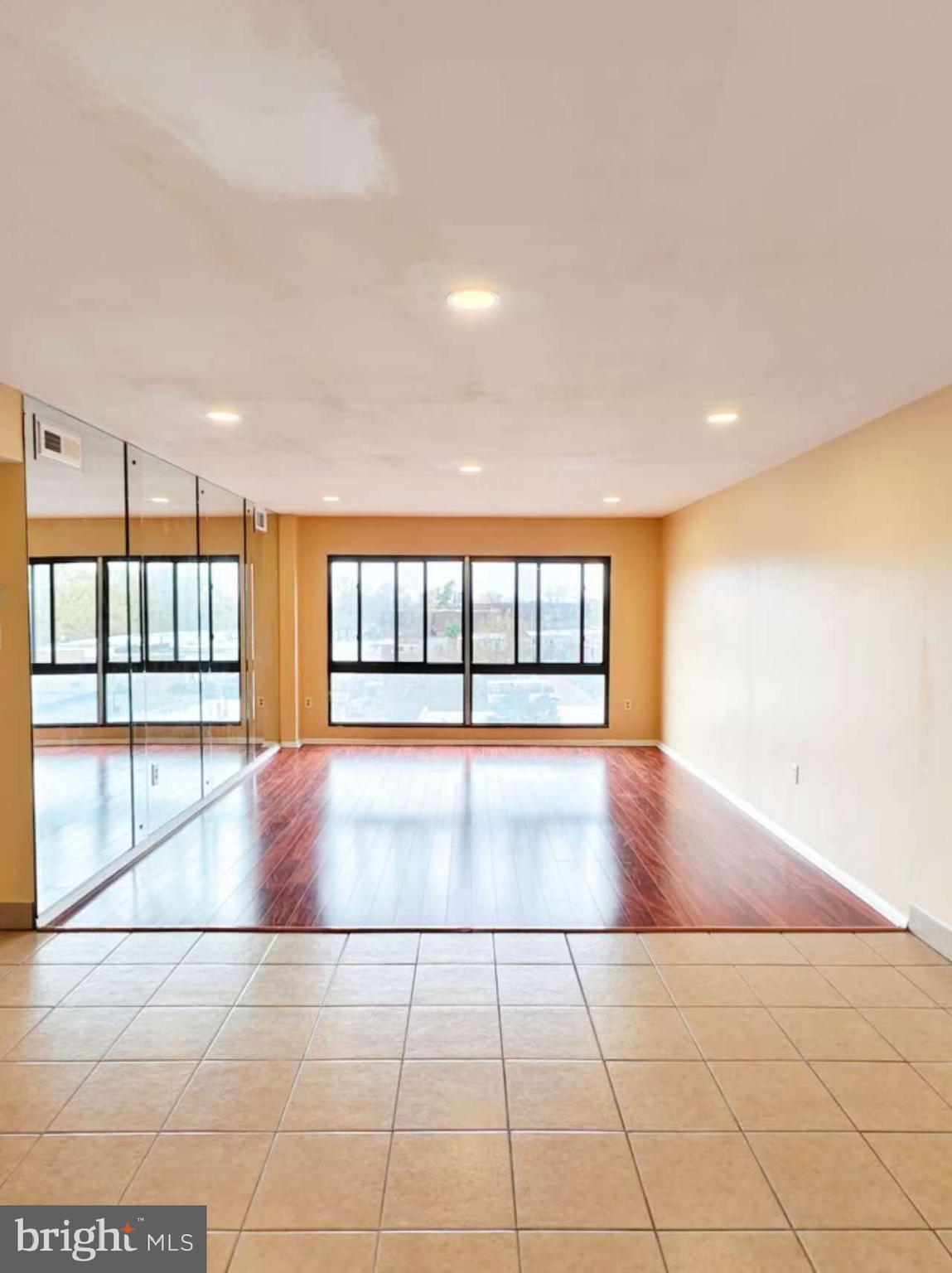 7600 E ROOSEVELT BOULEVARD 610