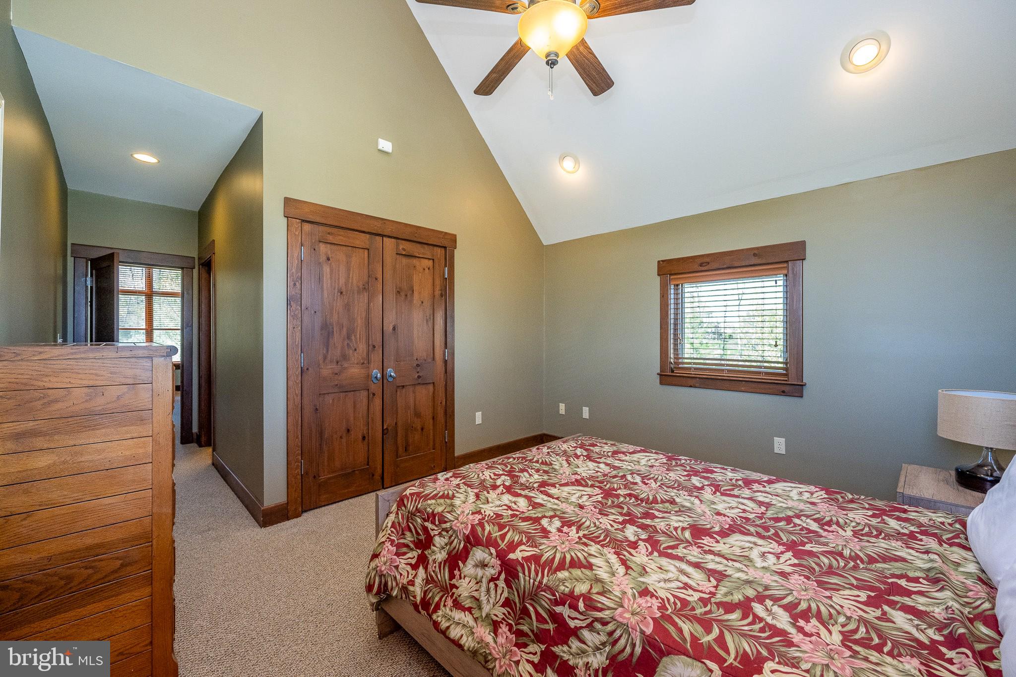 OVERLOOK CABINS - Residential