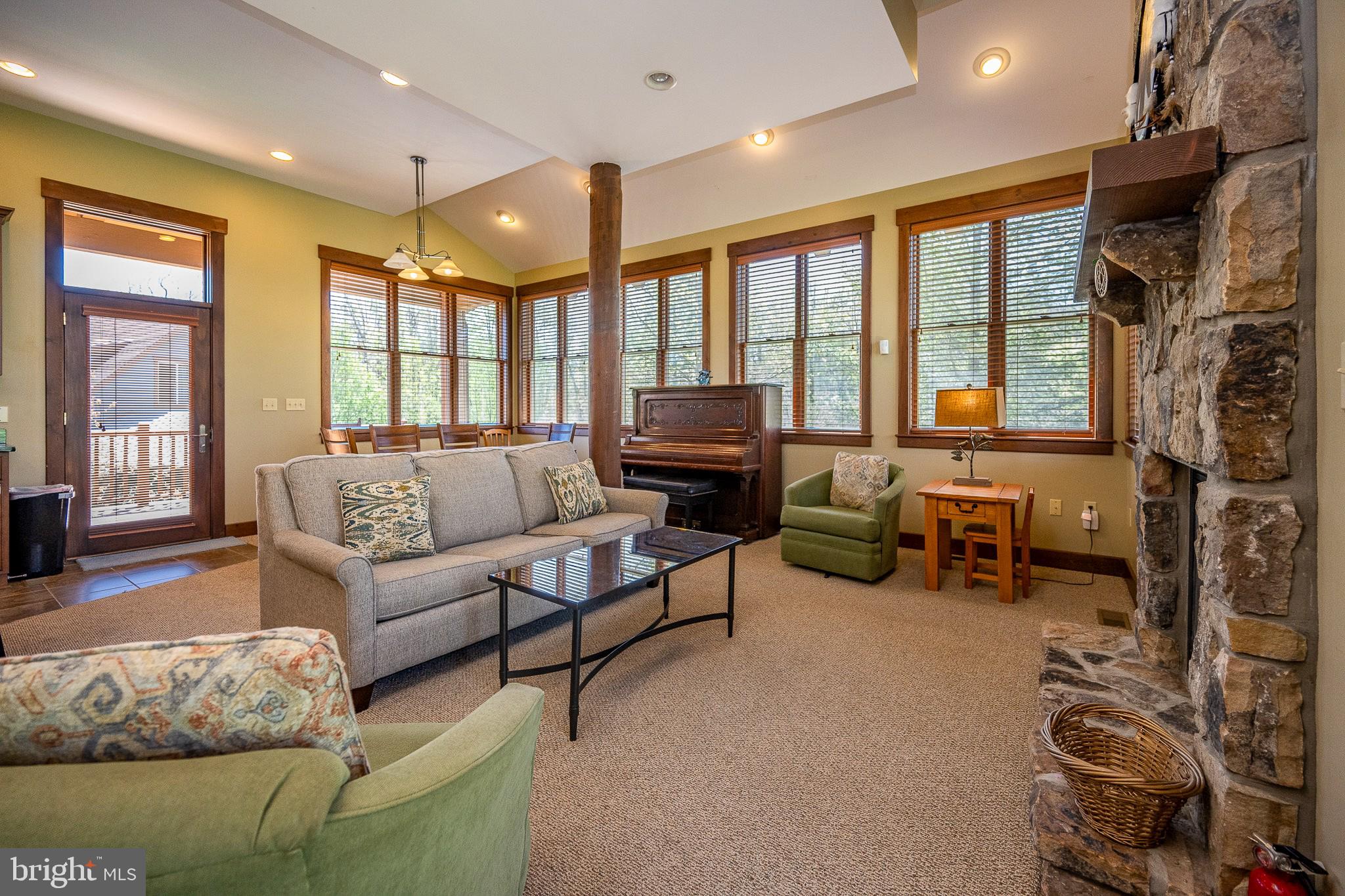 OVERLOOK CABINS - Residential