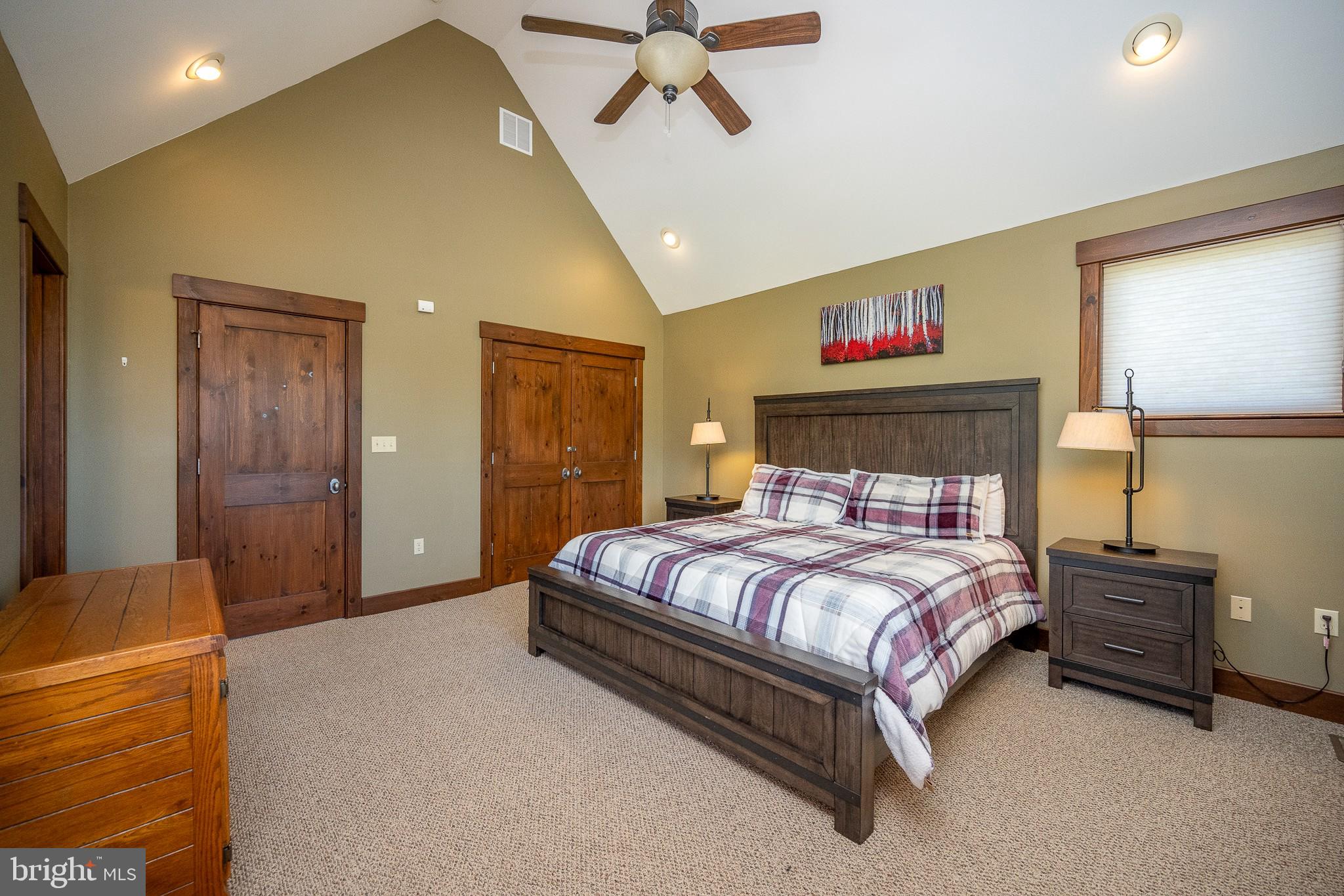 OVERLOOK CABINS - Residential