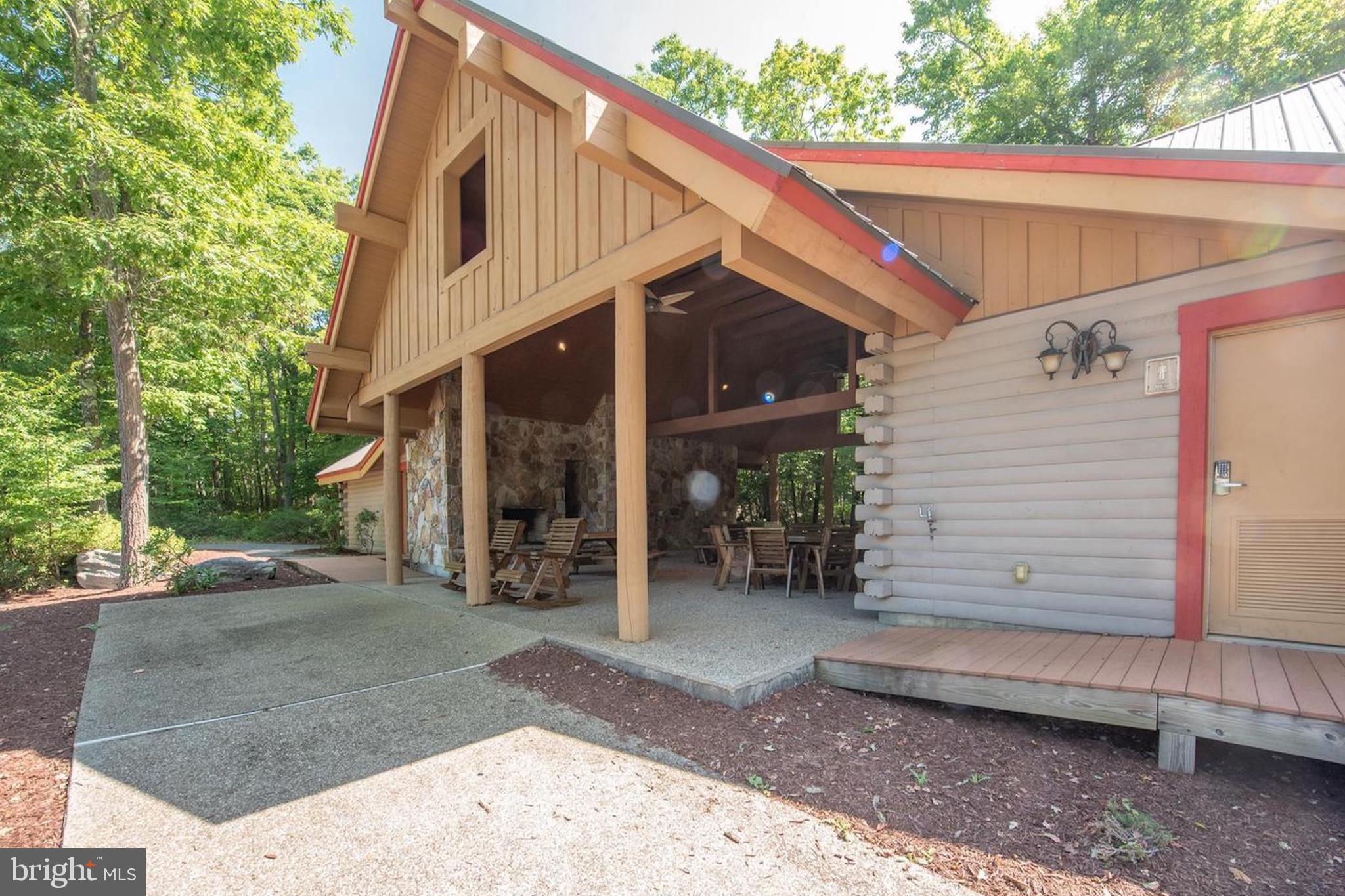OVERLOOK CABINS - Residential
