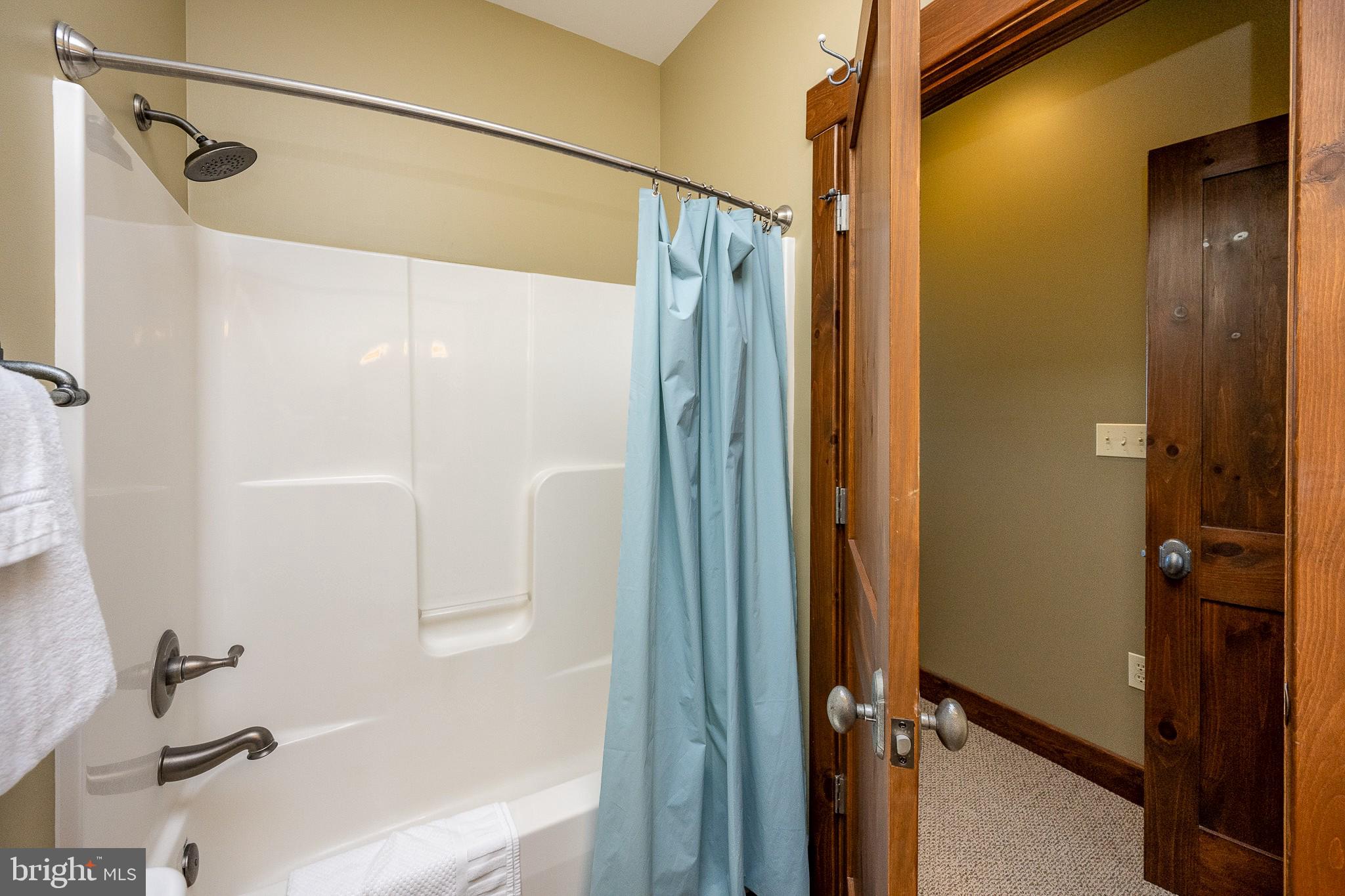 OVERLOOK CABINS - Residential