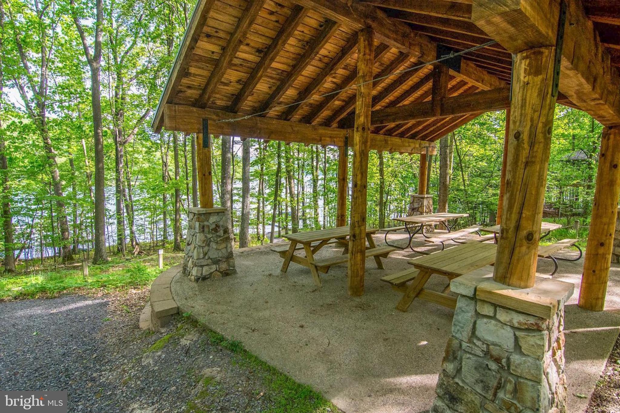 OVERLOOK CABINS - Residential