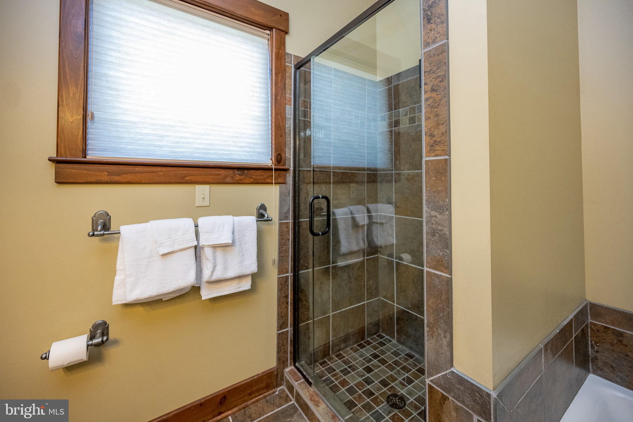 OVERLOOK CABINS - Residential