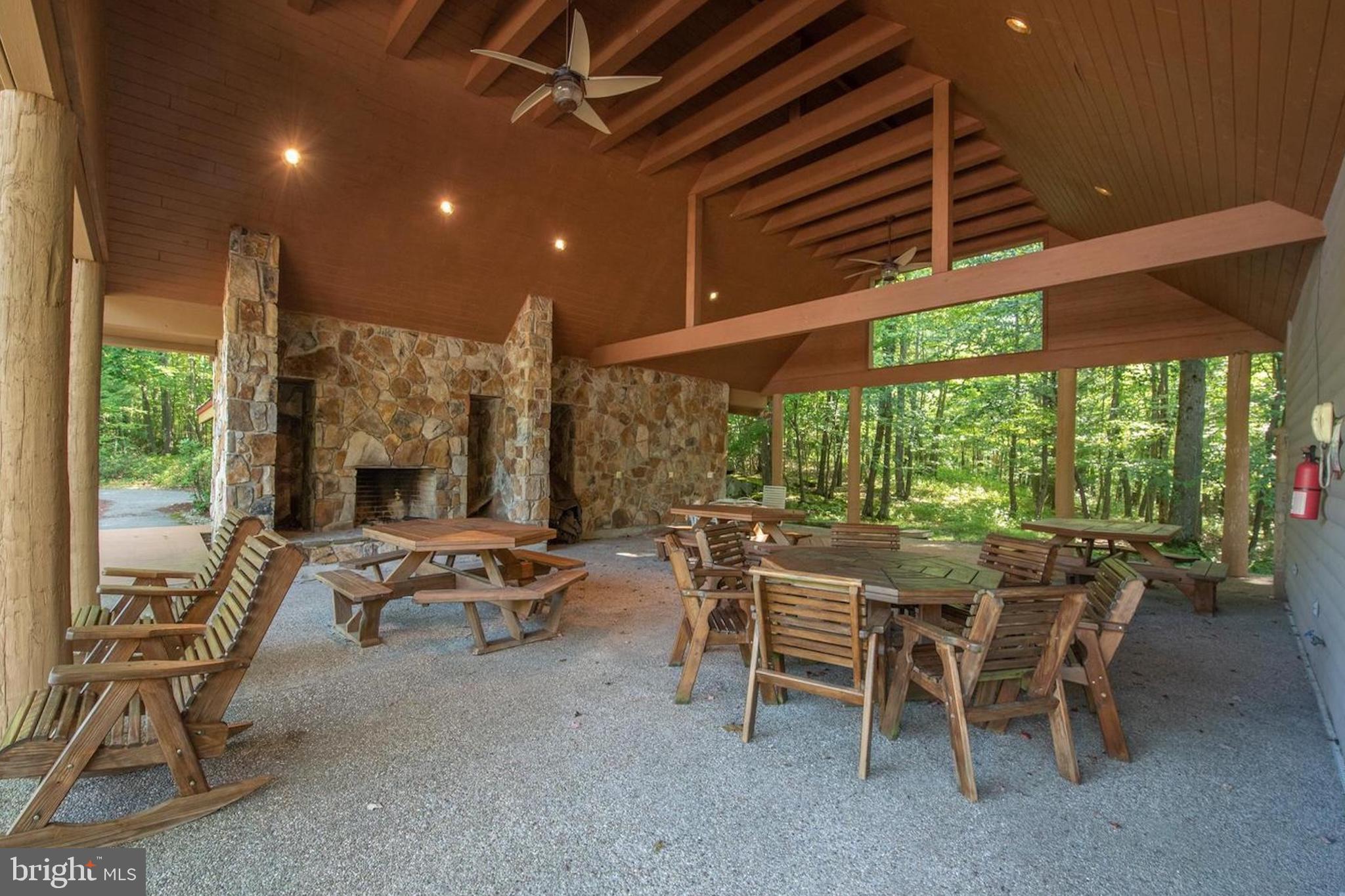 OVERLOOK CABINS - Residential