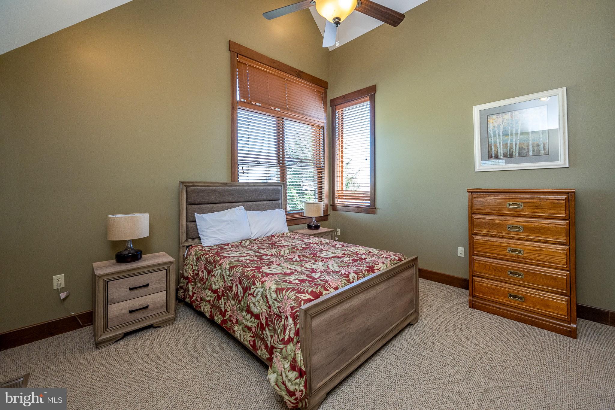 OVERLOOK CABINS - Residential