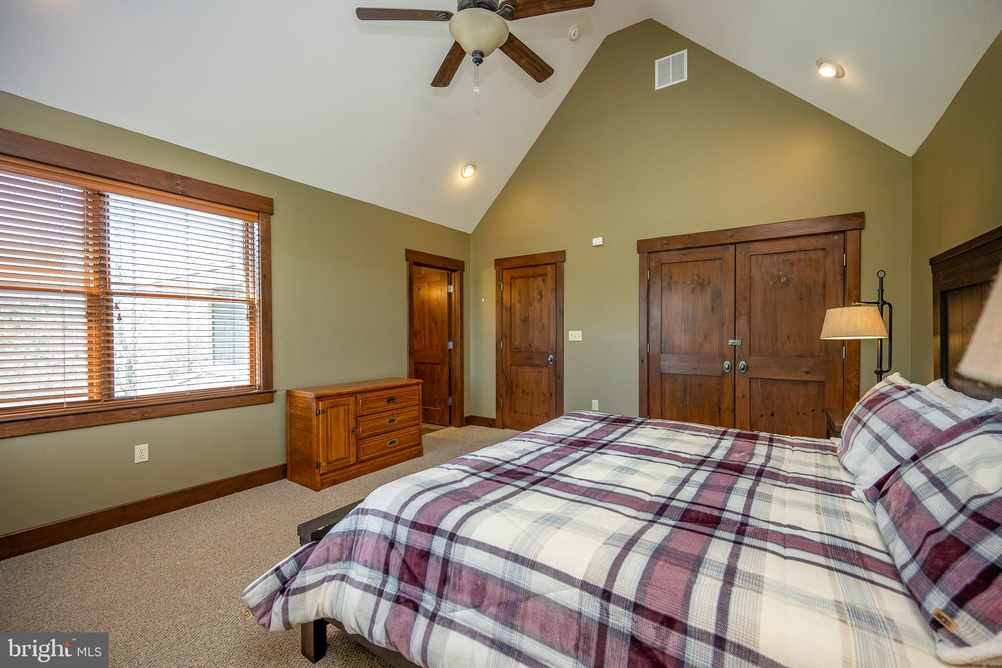 OVERLOOK CABINS - Residential