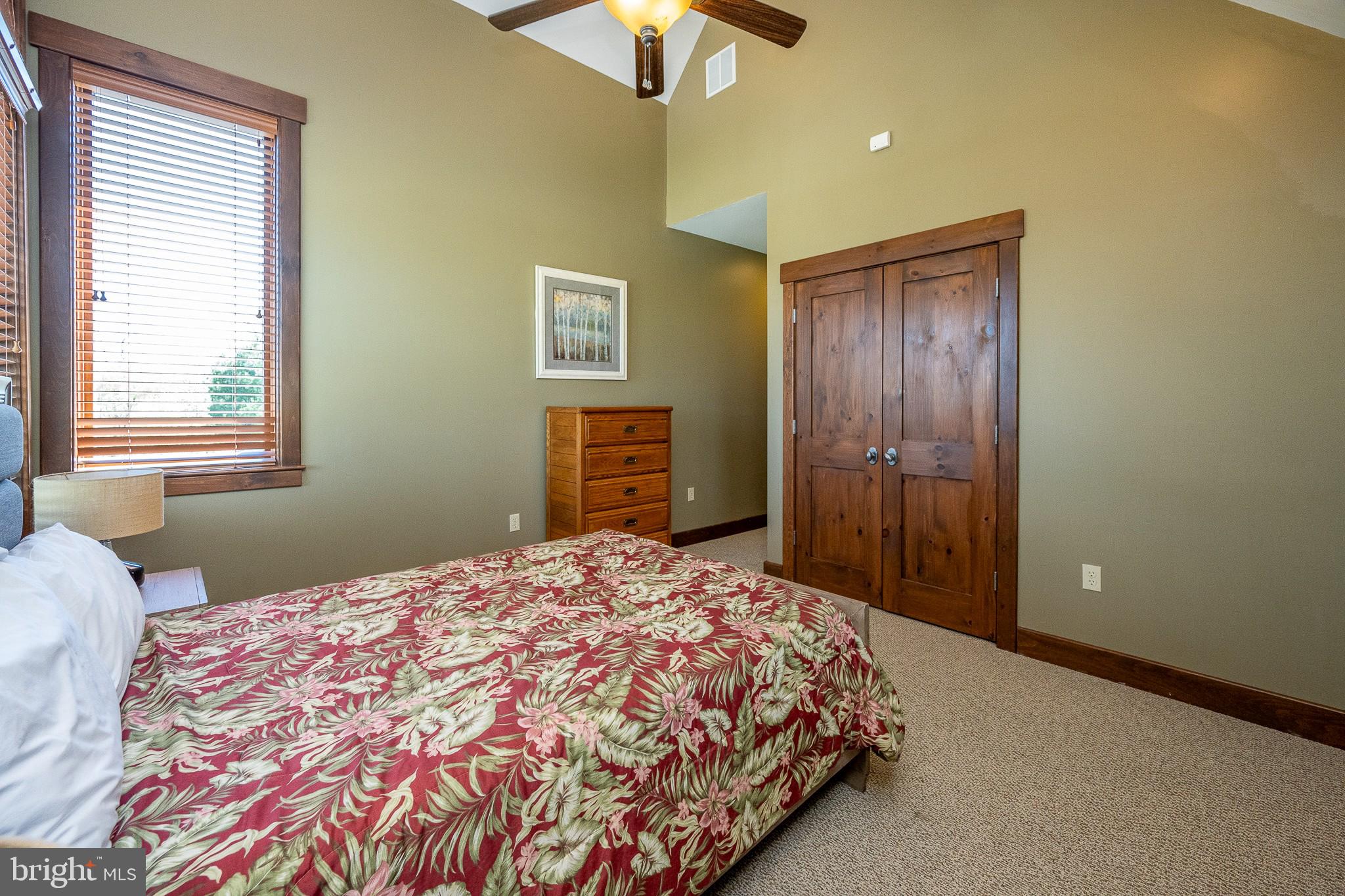 OVERLOOK CABINS - Residential